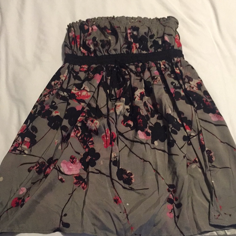 Floral strapless dress
